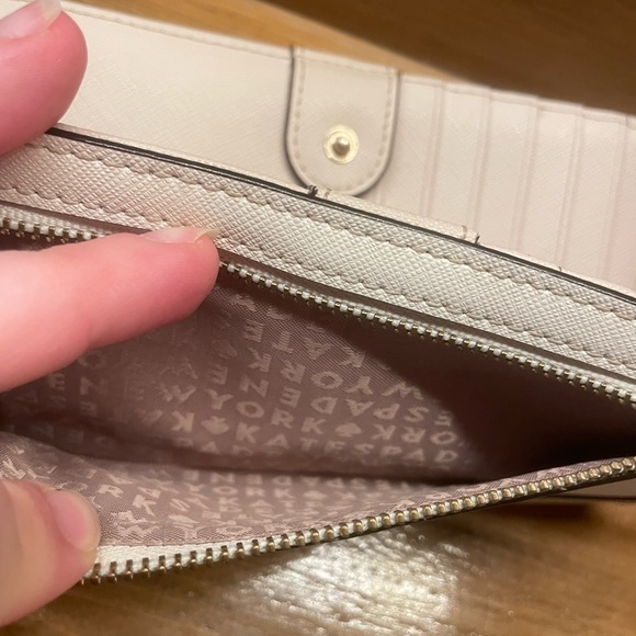 Kate Spade ♠️ Beautiful Netural Color Wallet - Picture 12 of 15
